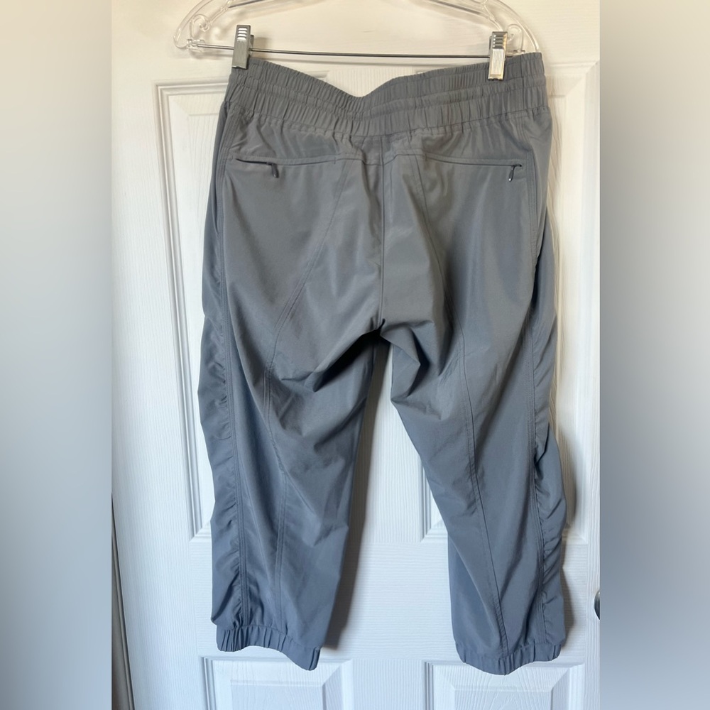 Athleta Light Gray Active Capris - image 6